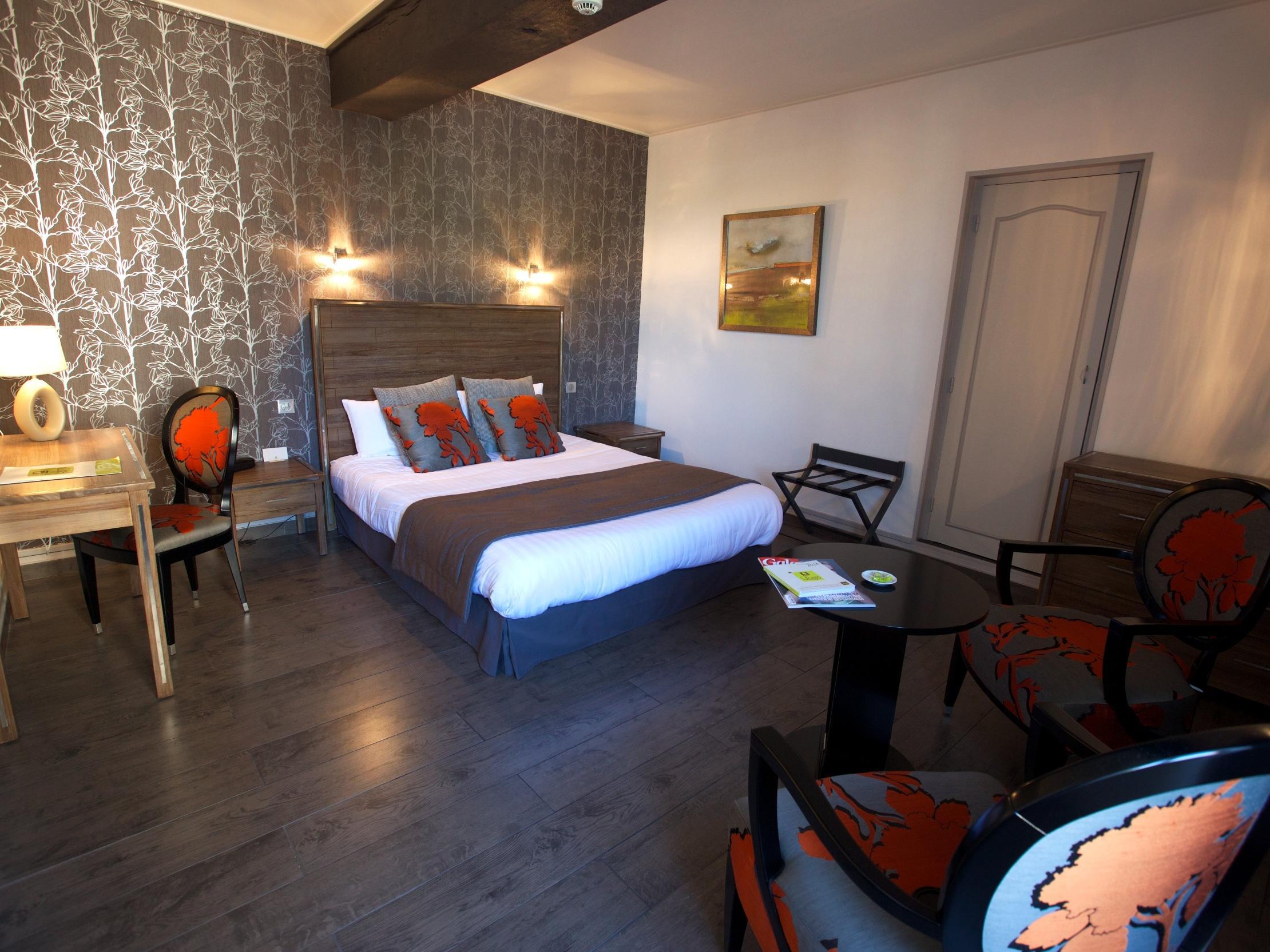 Logis Hotel Restaurant Nougier Saint-Etienne-de-Fursac Exterior photo